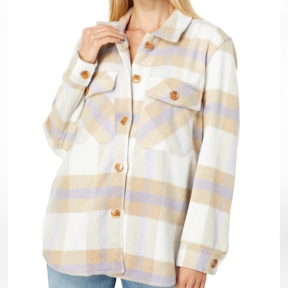 Blank NYC Jackets & Blazers - NWT Blank NYC MSRP $98 Keep Rolling Plaid Shacket with Pockets - Size Large